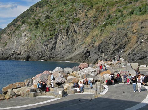 Travel Guide to Vernazza Italy